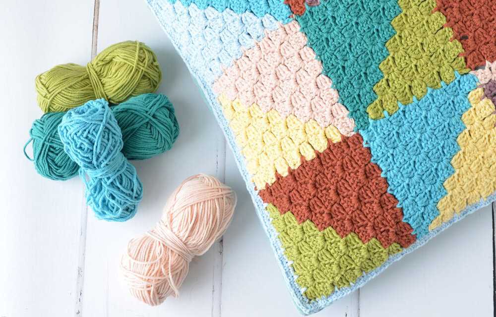 Knitted corner to corner blanket pattern