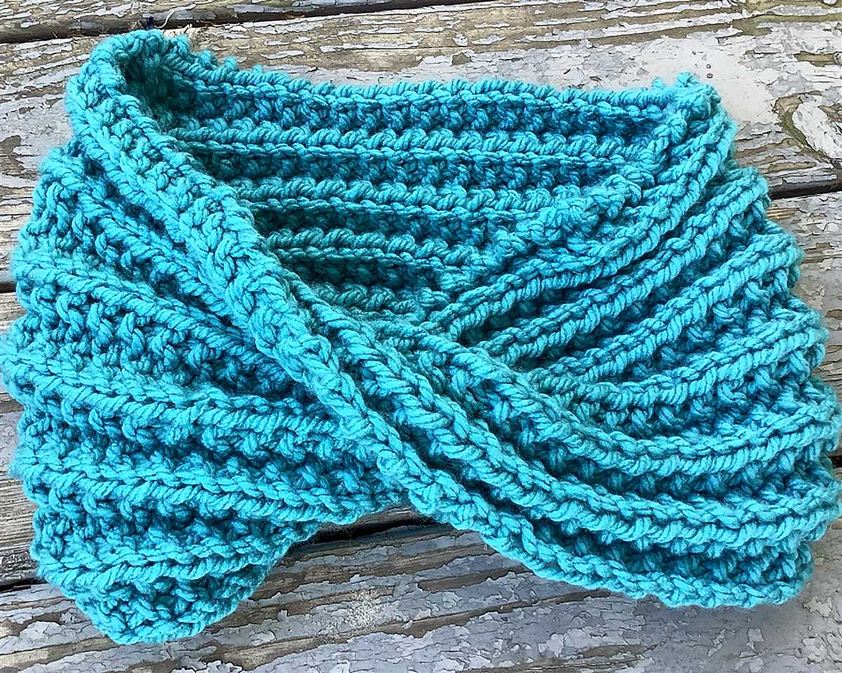 Knitted cowl pattern on circular needles