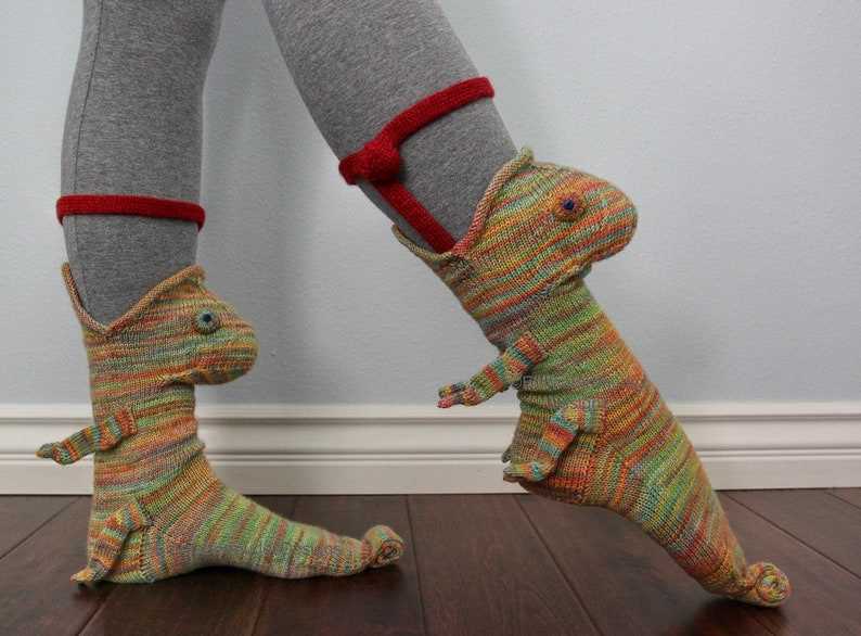 Knitted crocodile socks pattern free