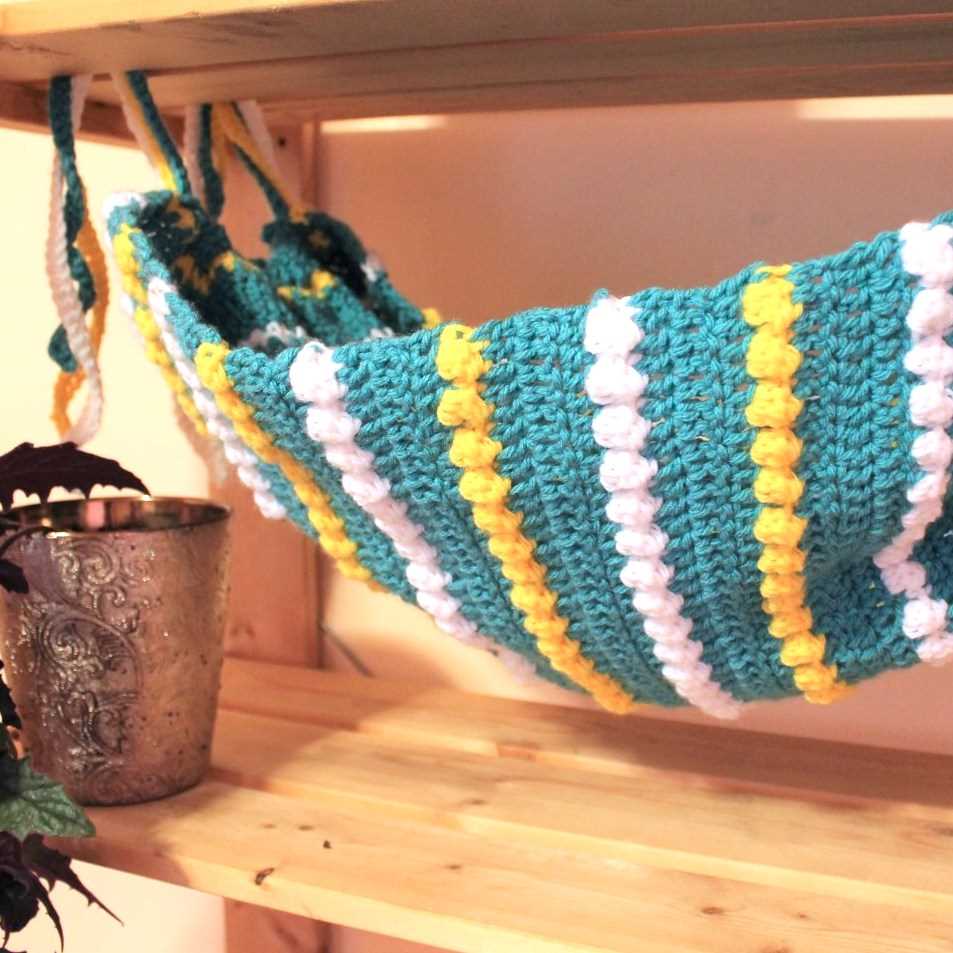 Knitted hammock pattern