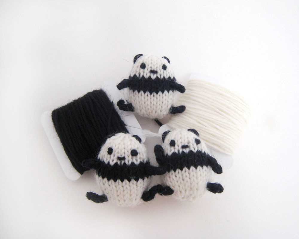 Knitted panda pattern free