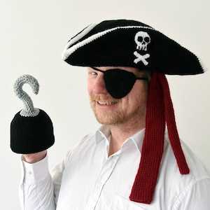 Knitted pirate hat pattern