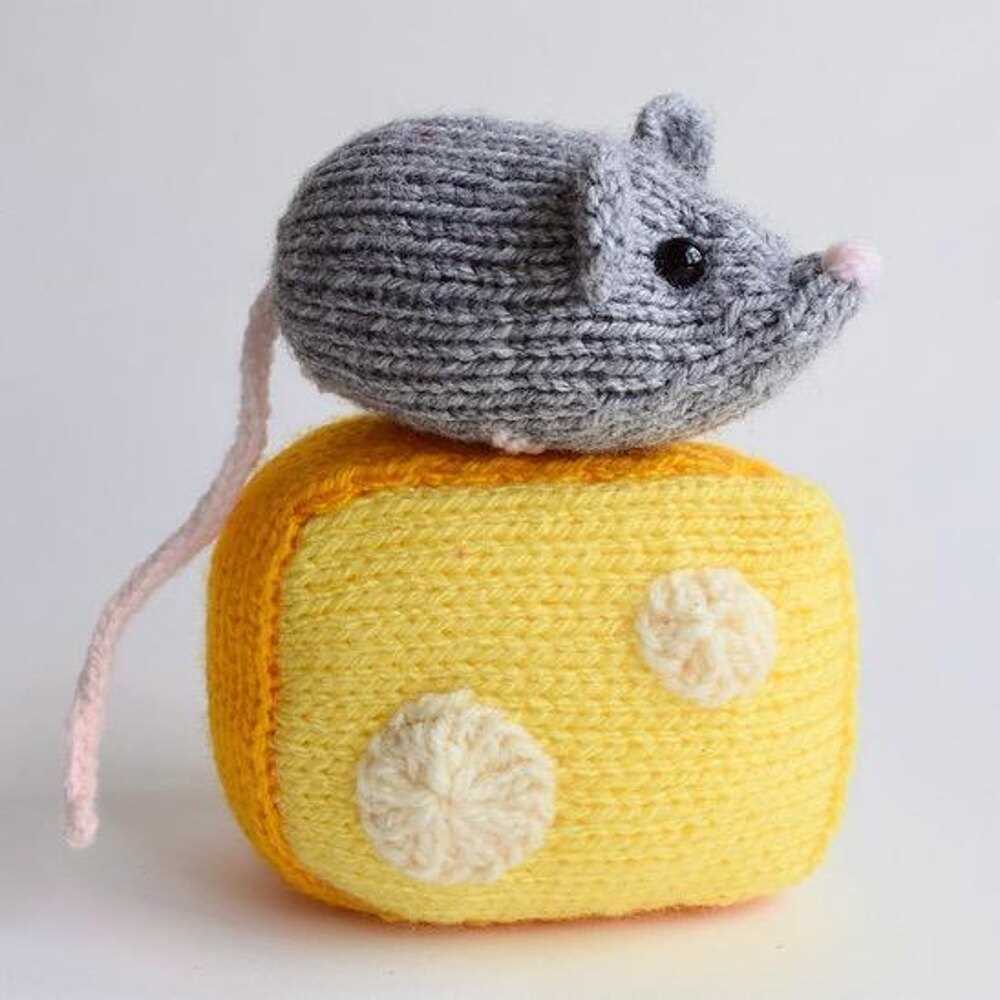 Knitting mouse pattern