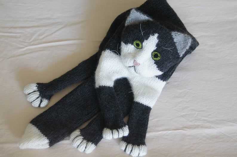 Knitting pattern cat scarf