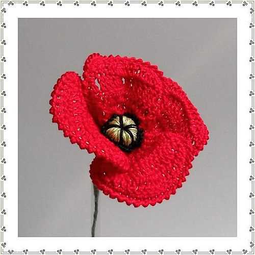 Create a Stunning Poppy Flower with this Knitting Pattern Knitting pattern for a poppy flower