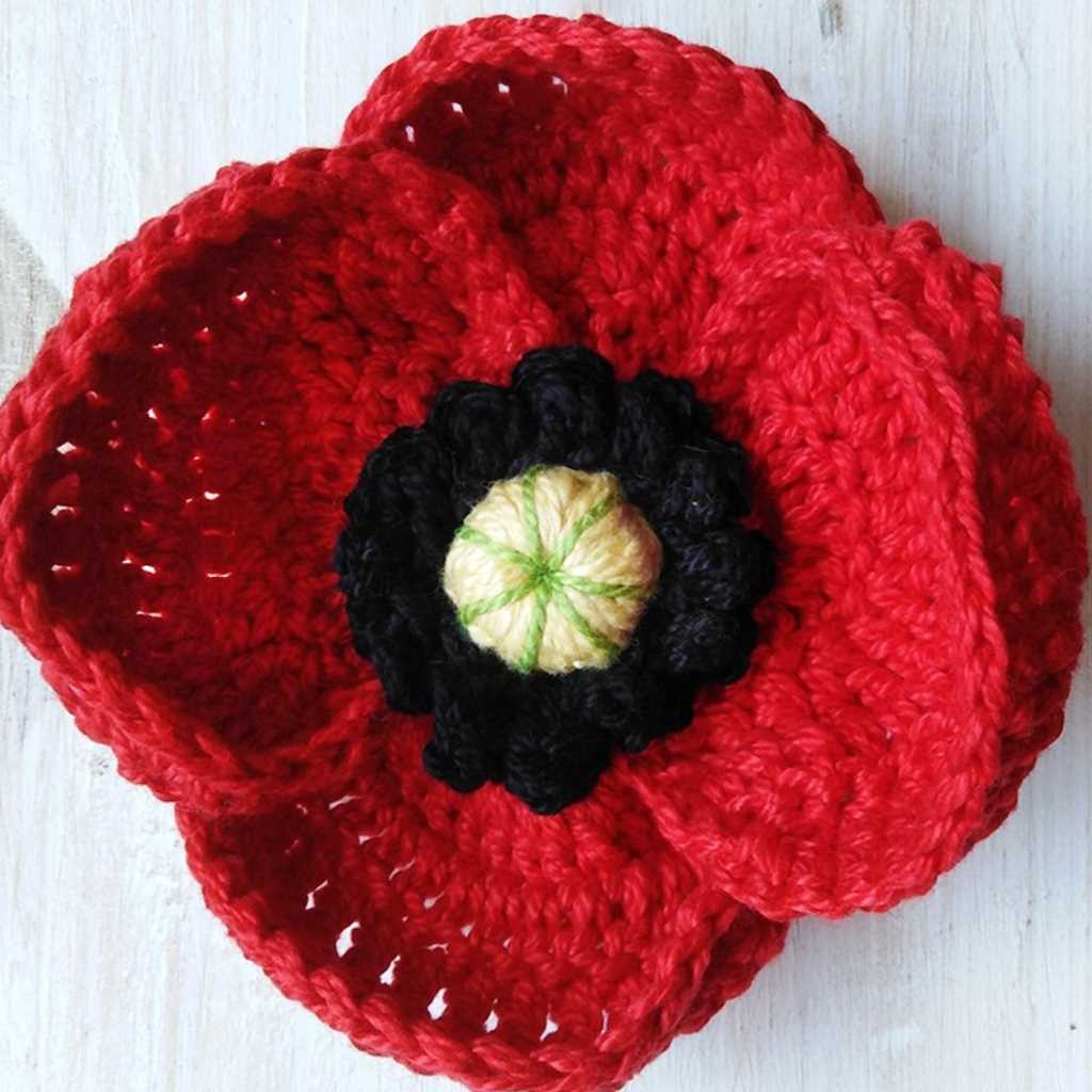 Make your own stunning poppy brooch with this knitting pattern Knitting pattern for poppy brooch