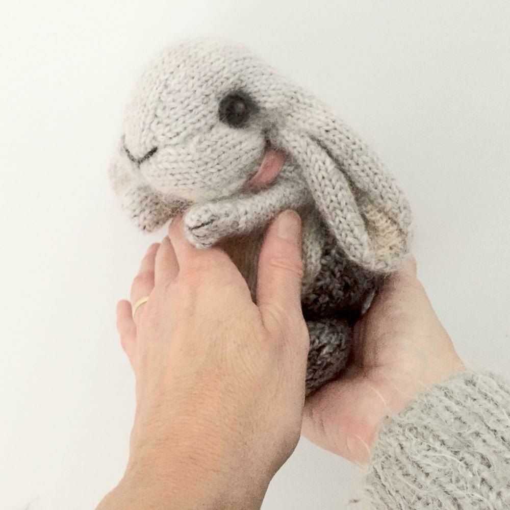 Knitting pattern rabbit