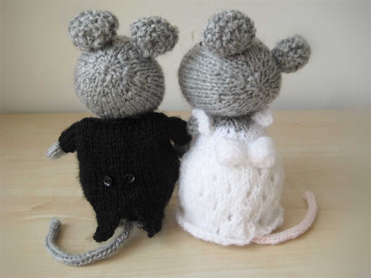 Knitting patterns for mice