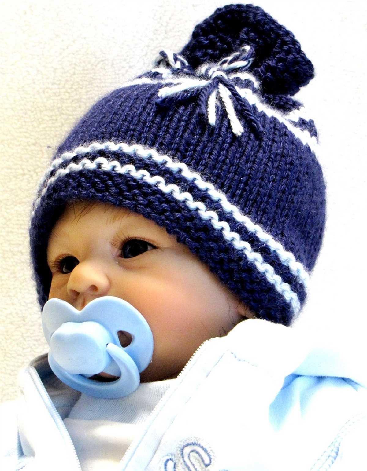Knitting patterns for newborn hats