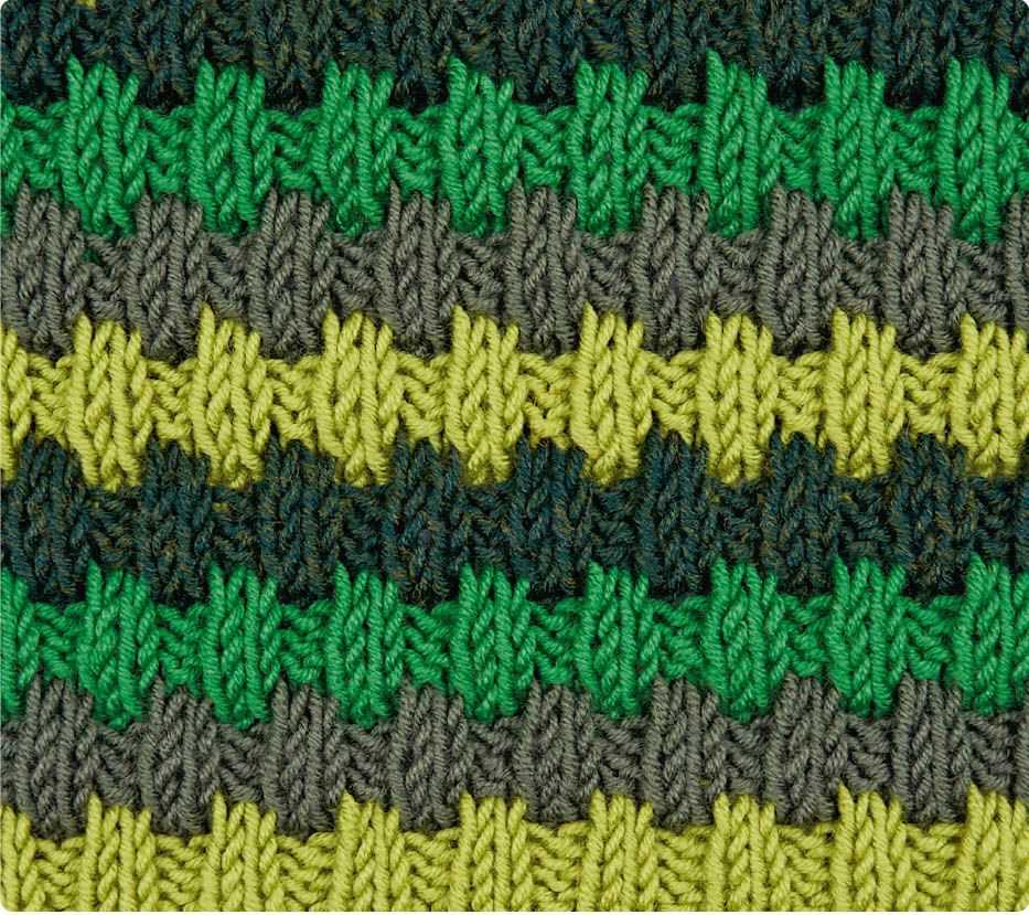 Knitting a pattern with different colors