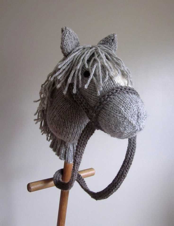 Knitting horse pattern