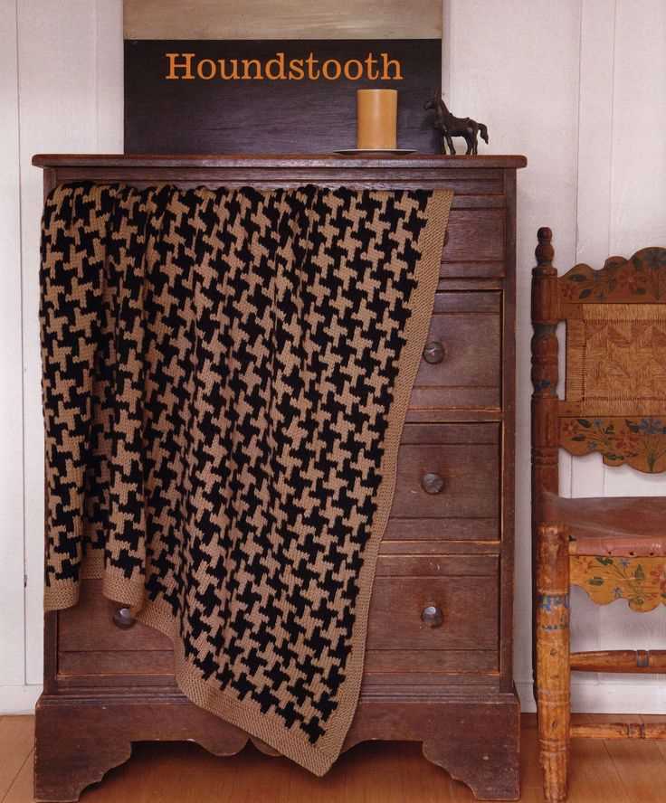 Knitting houndstooth pattern
