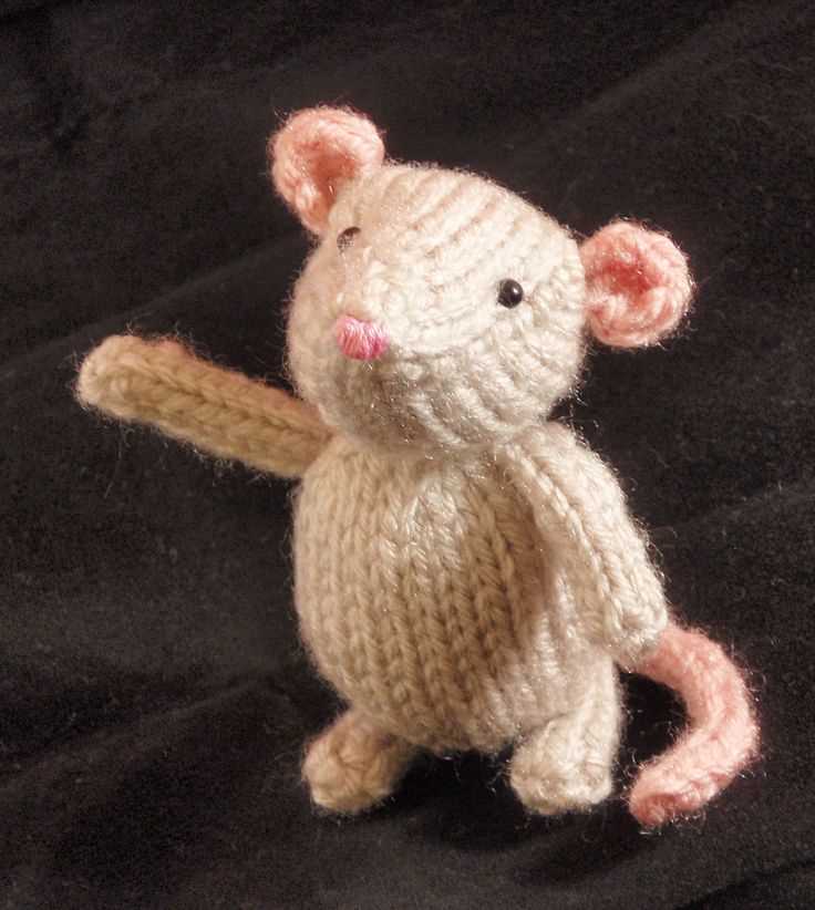 Knitting mouse pattern