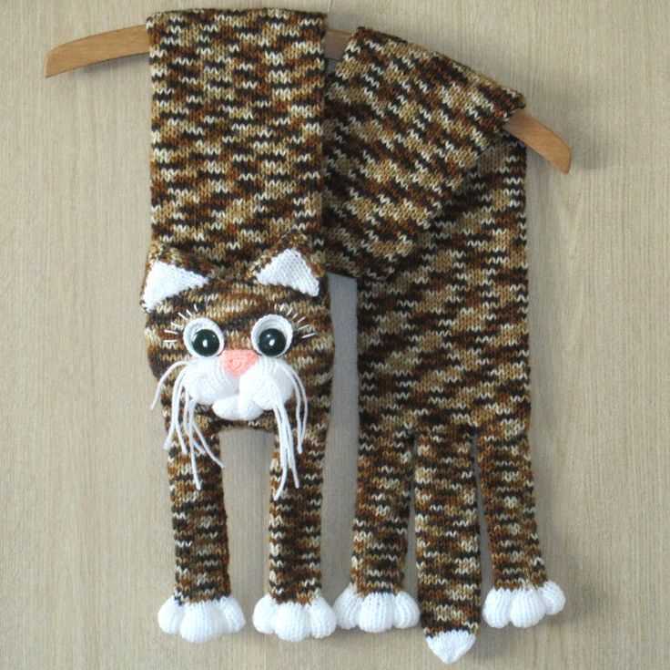Knitting pattern cat scarf