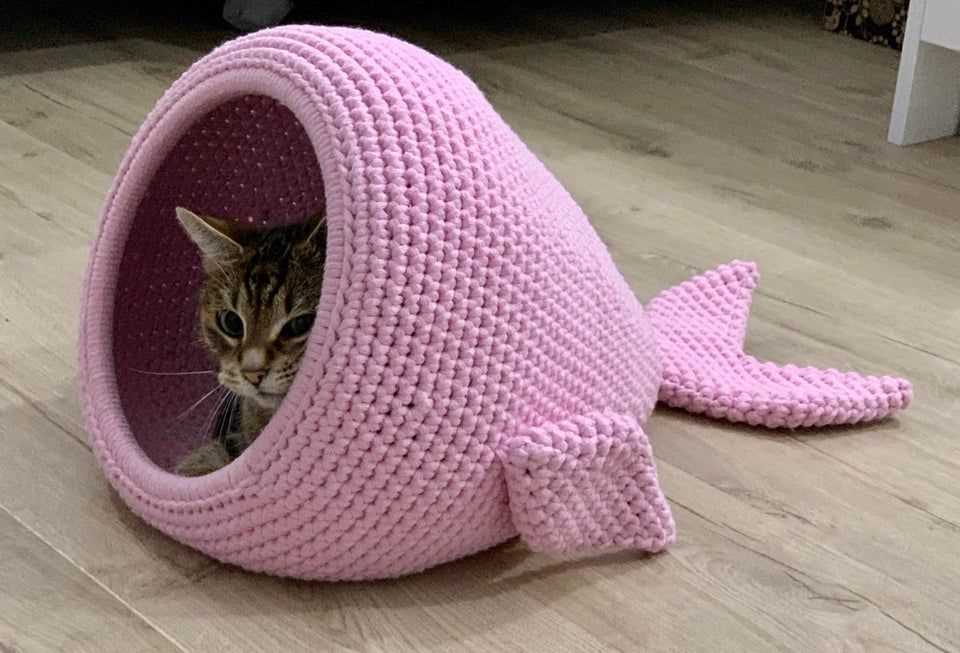 Knitting pattern for cat cave