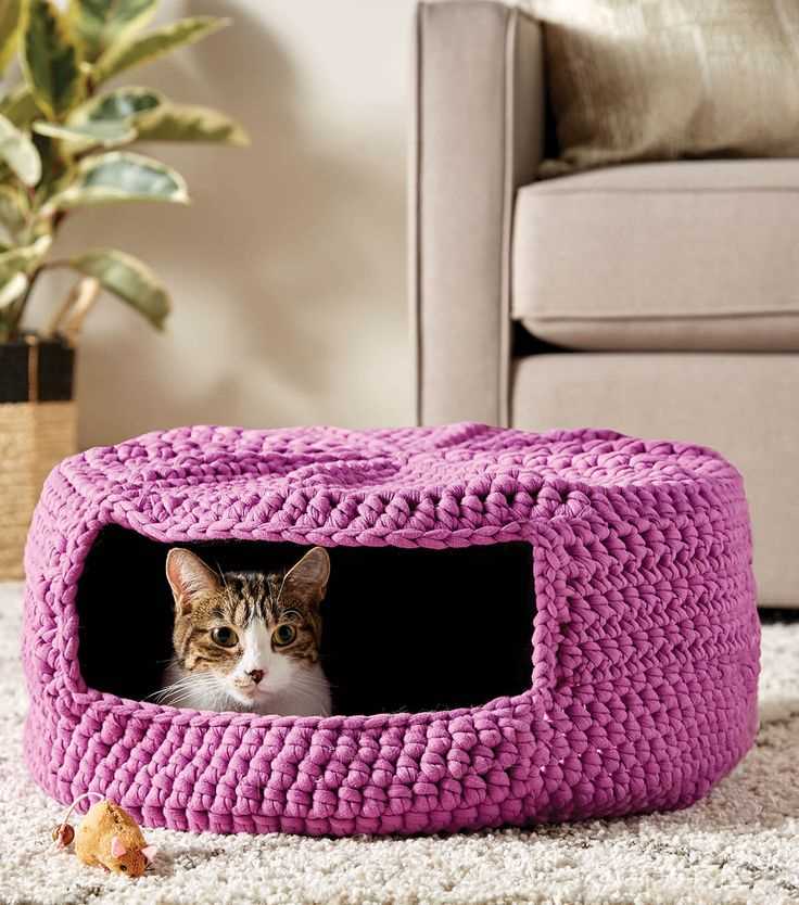 Knitting pattern for cat cave