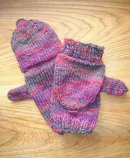 Knitting pattern for fingerless mittens on two needles