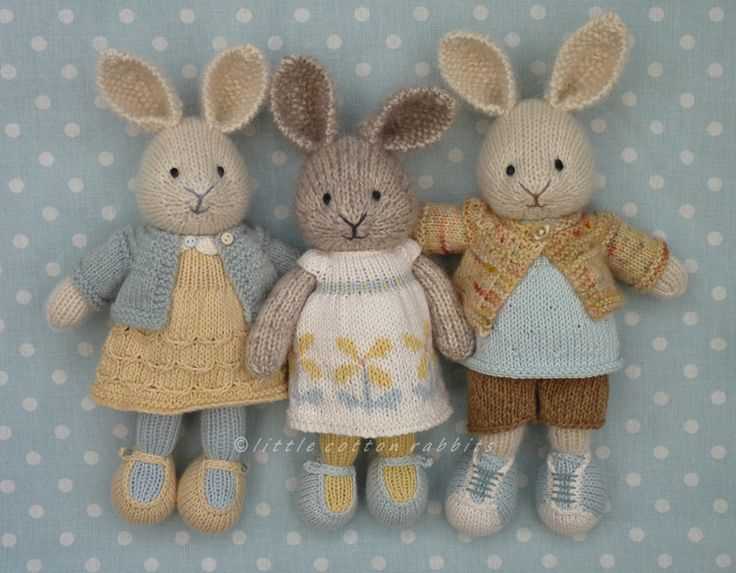 Knitting pattern for rabbit and bear