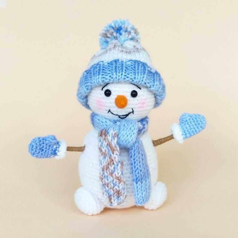 Knitting pattern for small snowman
