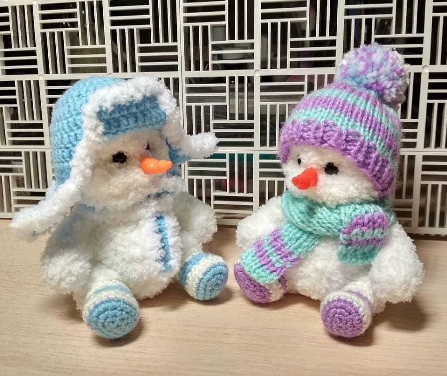 Knitting pattern for small snowman