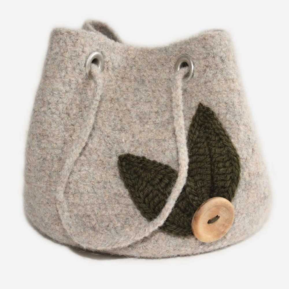 Knitting patterns for felted handbags