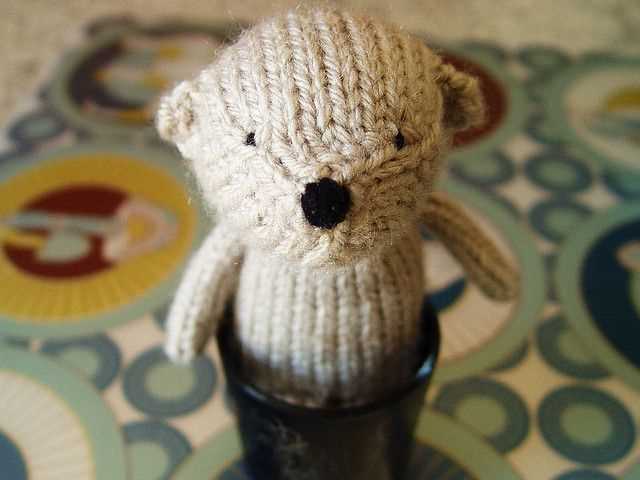 Tiny bear knitting pattern