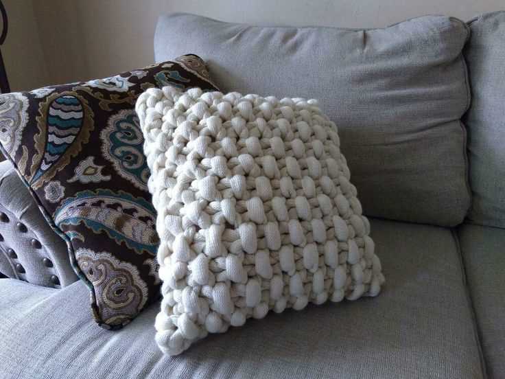 Chunky pillow knitting pattern