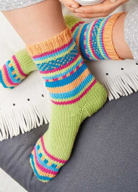 Free knitting pattern for socks on straight needles