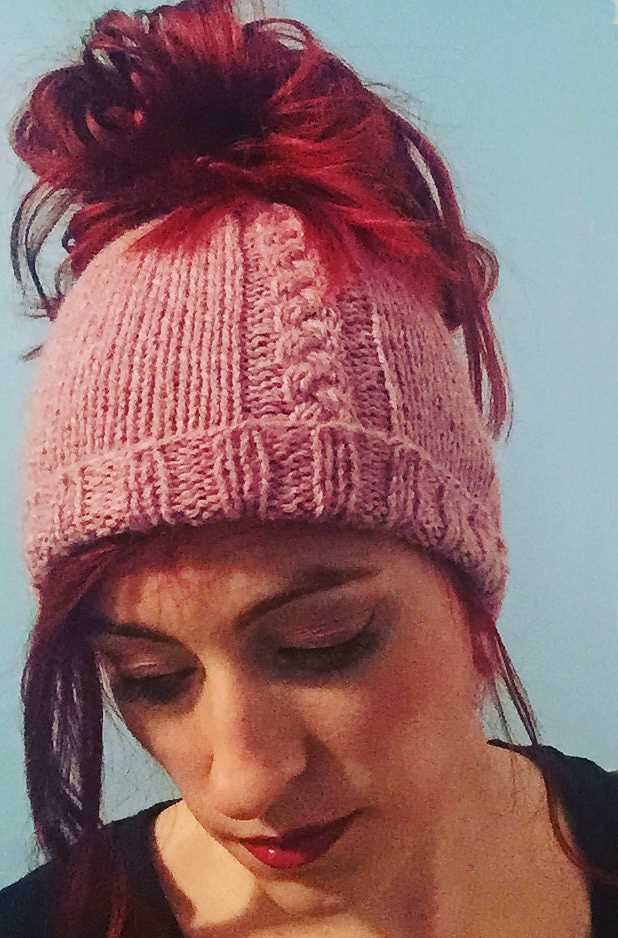Knitted hat for ponytail pattern
