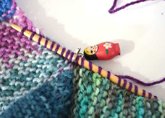 Mitred square knitted blanket pattern