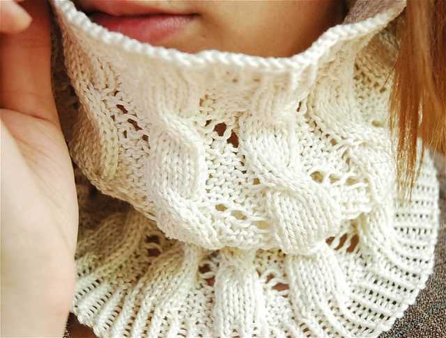 Lace cowl knitting pattern