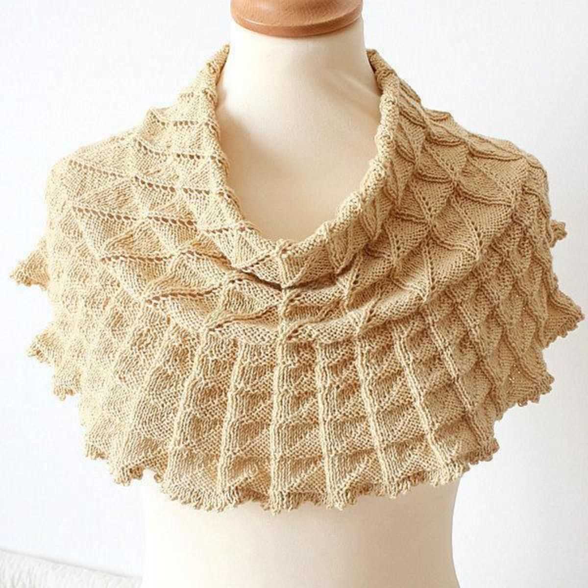 Lace cowl knitting pattern