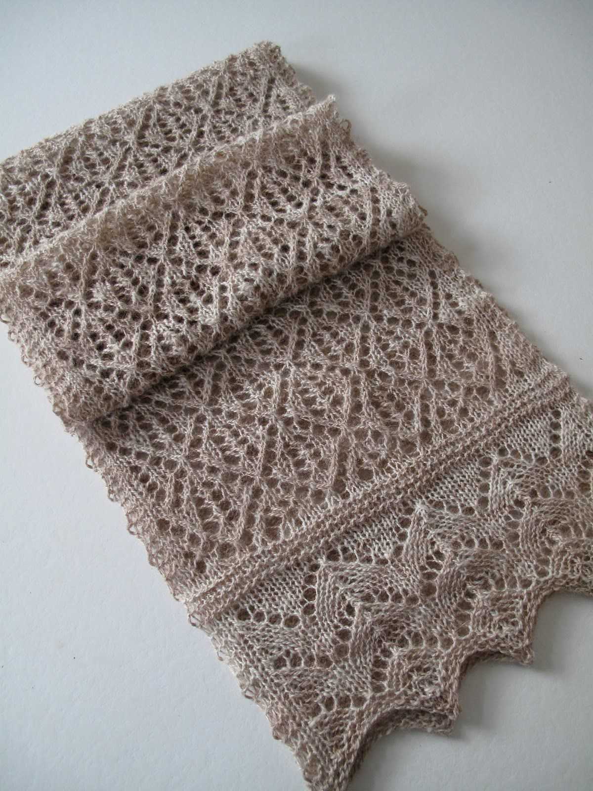 Lace scarf pattern knitting