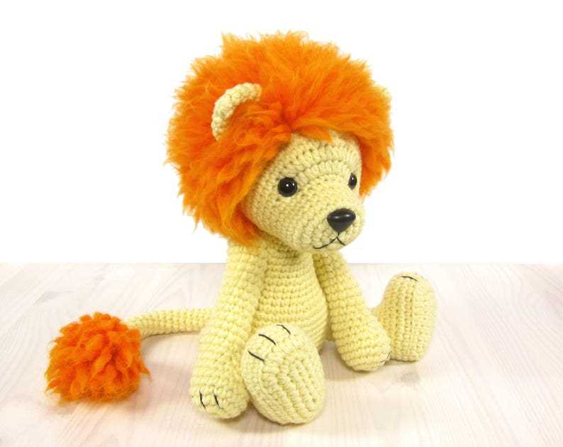 Lion pattern knitting