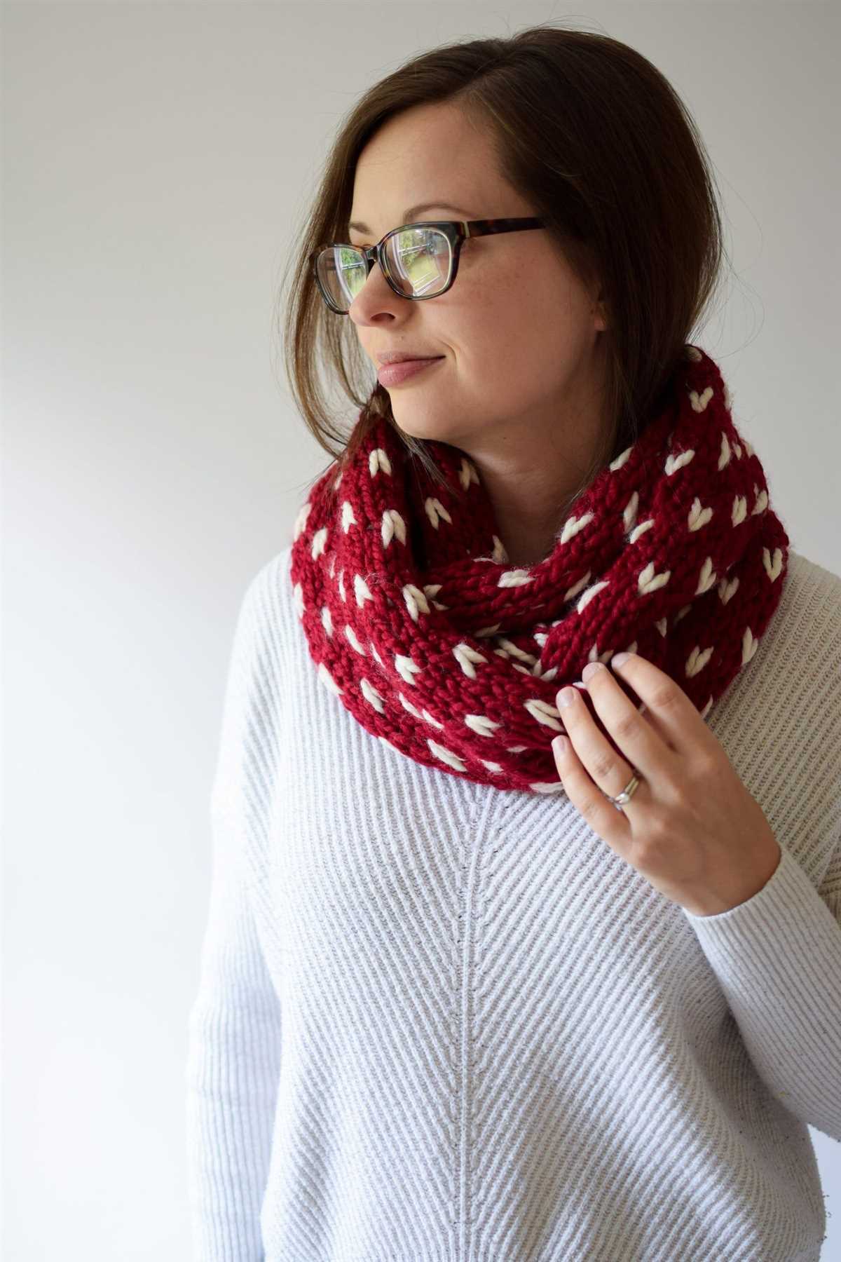 Lightweight infinity scarf knitting pattern