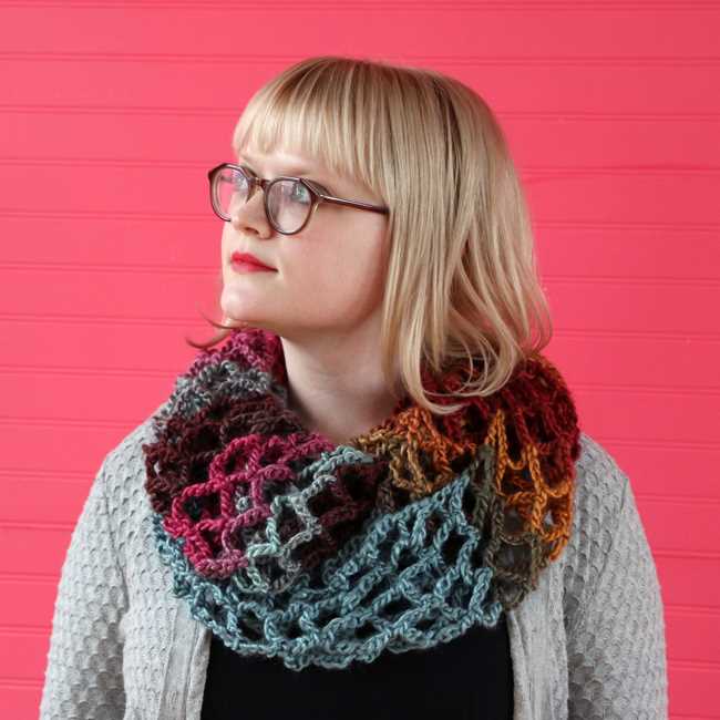 Lightweight infinity scarf knitting pattern