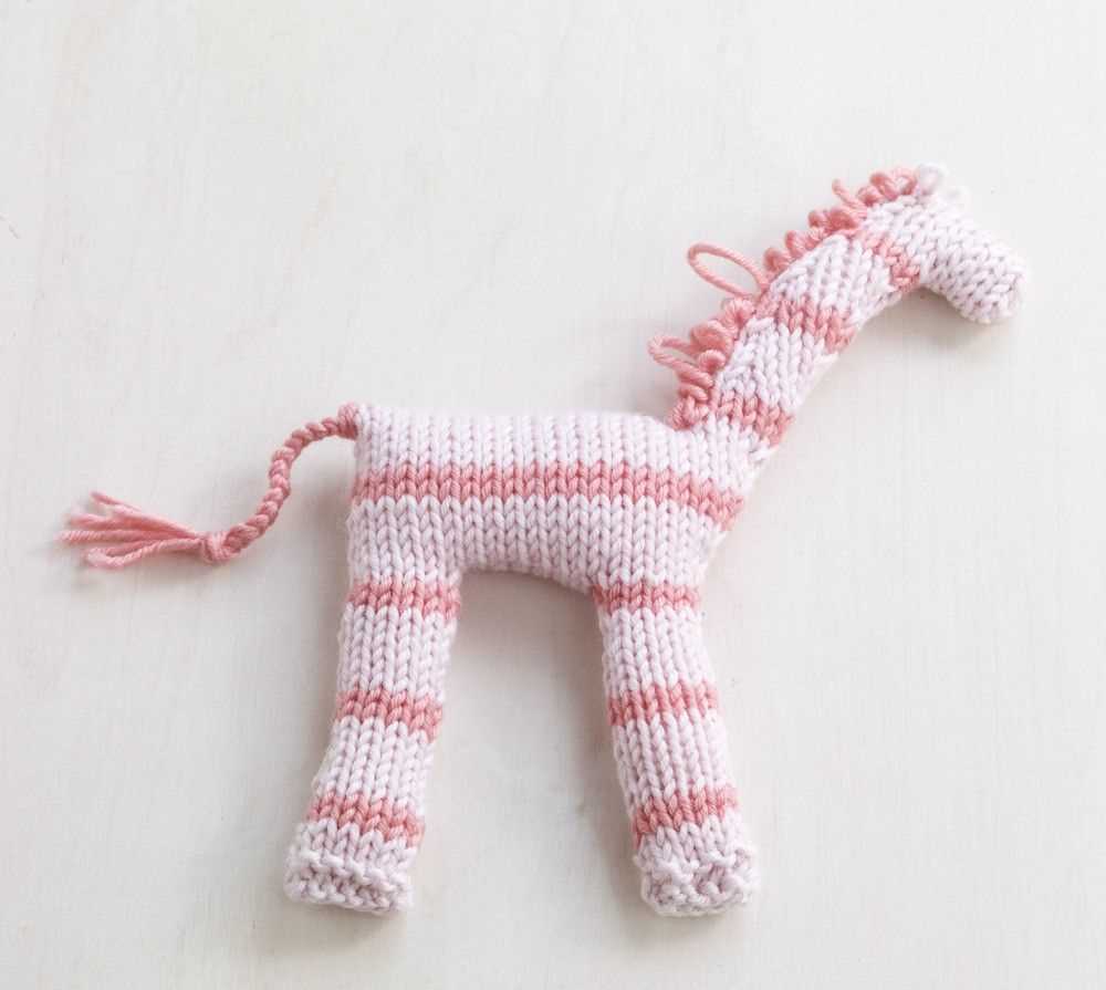 Lion pattern knitting
