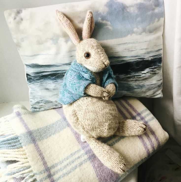 Lizzie rabbit knitting pattern