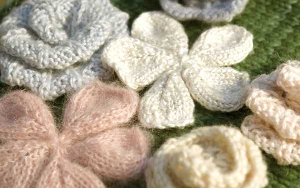 Knitting patterns for flowers