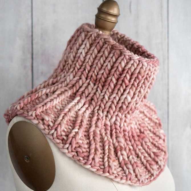 Machine knit cowl pattern