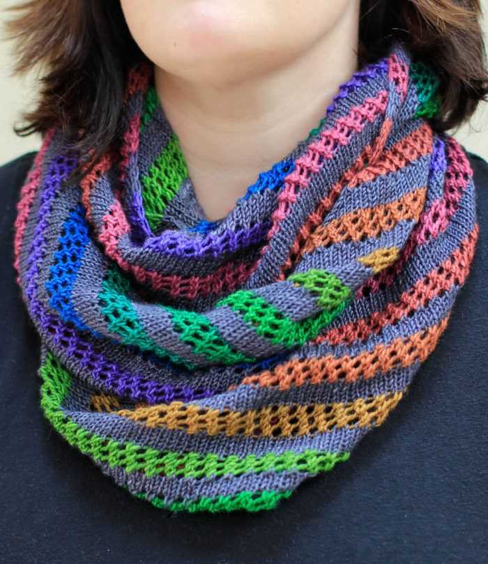 Machine knit cowl pattern