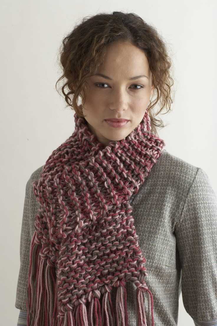 Warm scarf knitting pattern