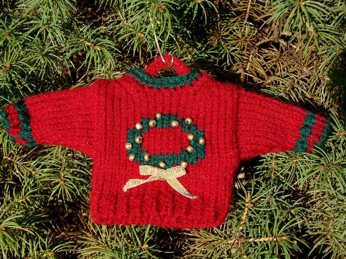 Mini knit sweater ornament pattern