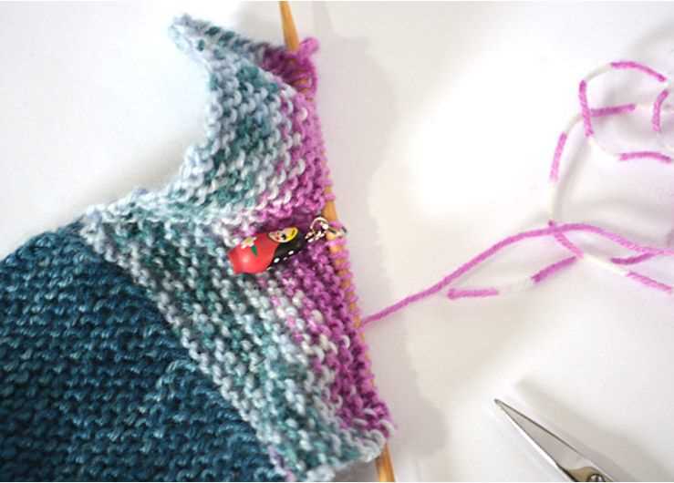 Mitred square knitted blanket pattern