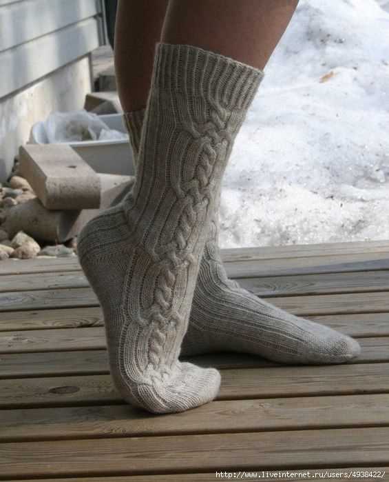 Aran sock knitting pattern