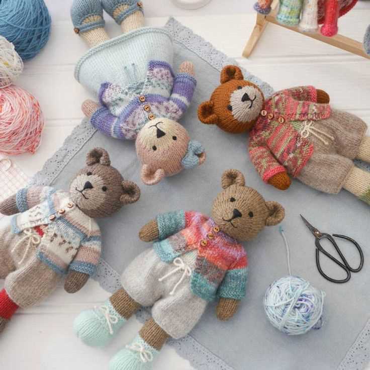 Little yarn dolls knitting pattern