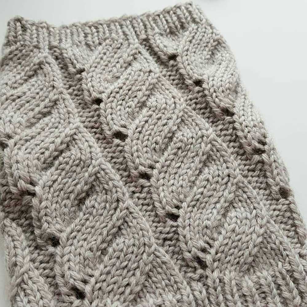 Knit swirl sweater pattern