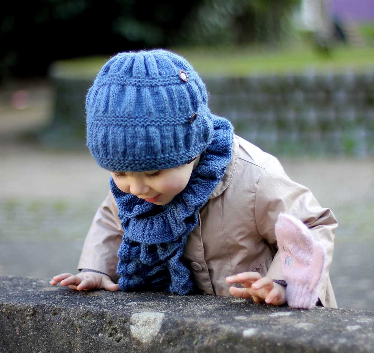 Hat and scarf knitting pattern