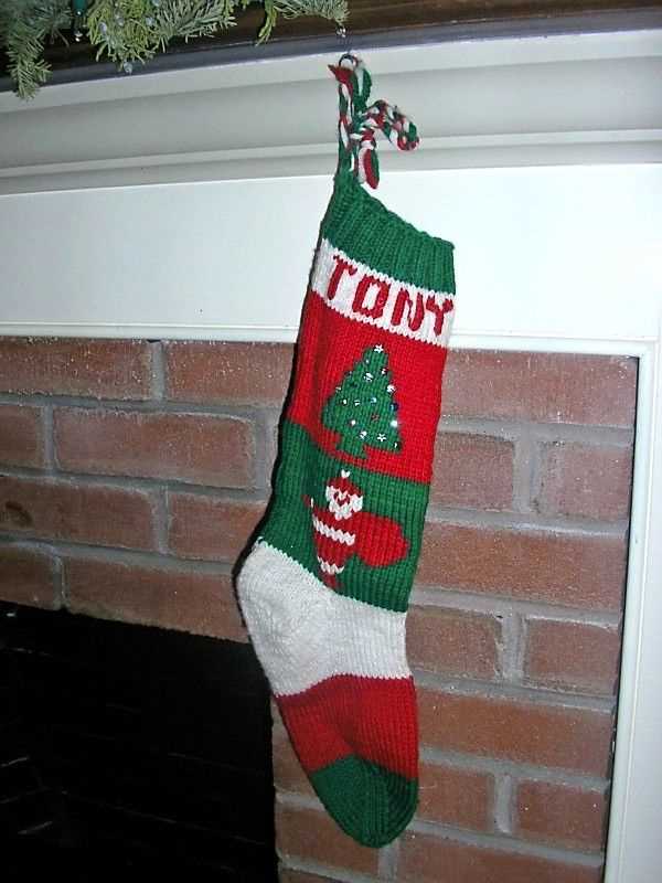 Pattern for knitted christmas stocking with name