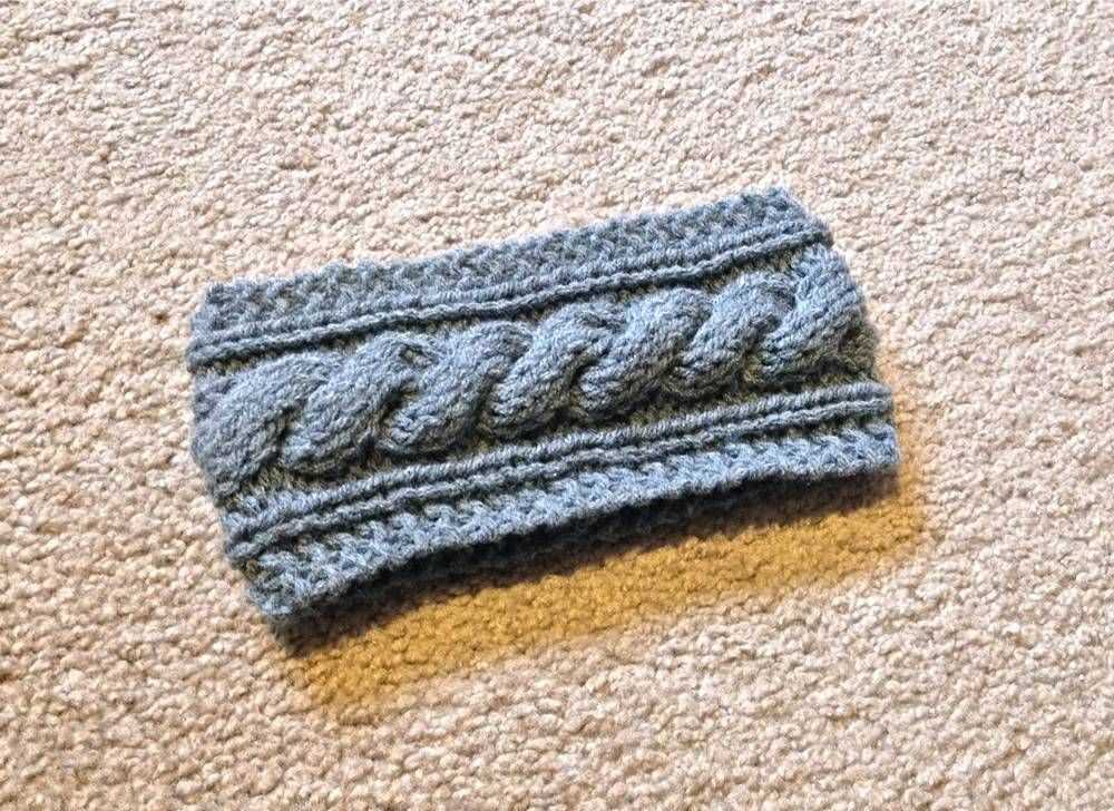 Free cable knit headband pattern